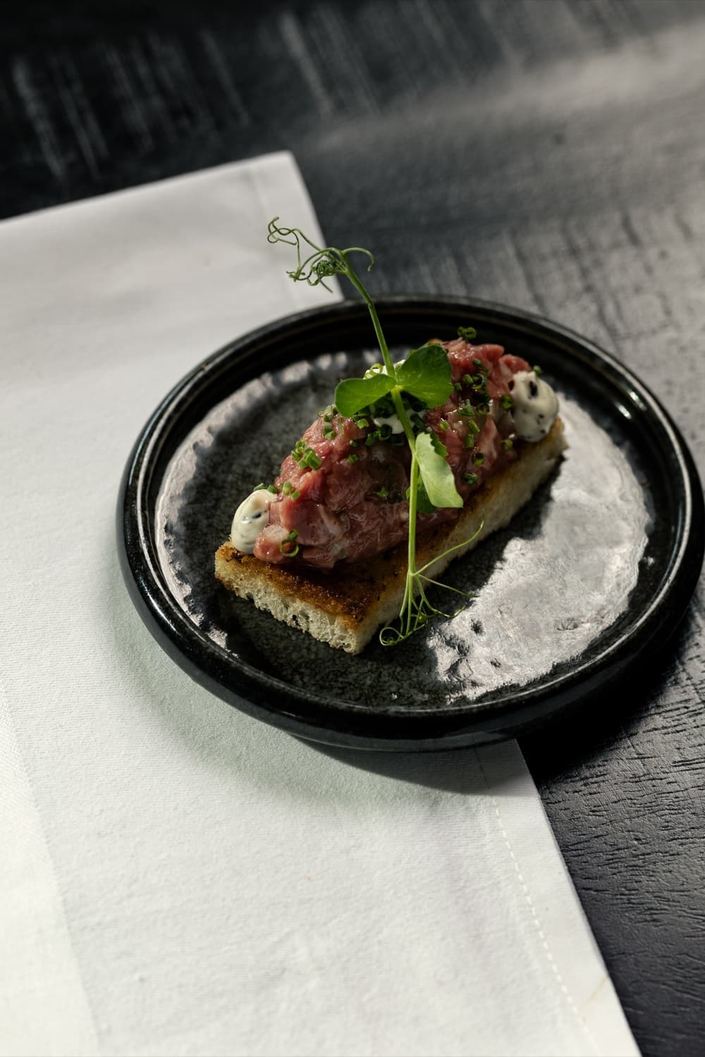 Steak tartare op geroosterde brioche